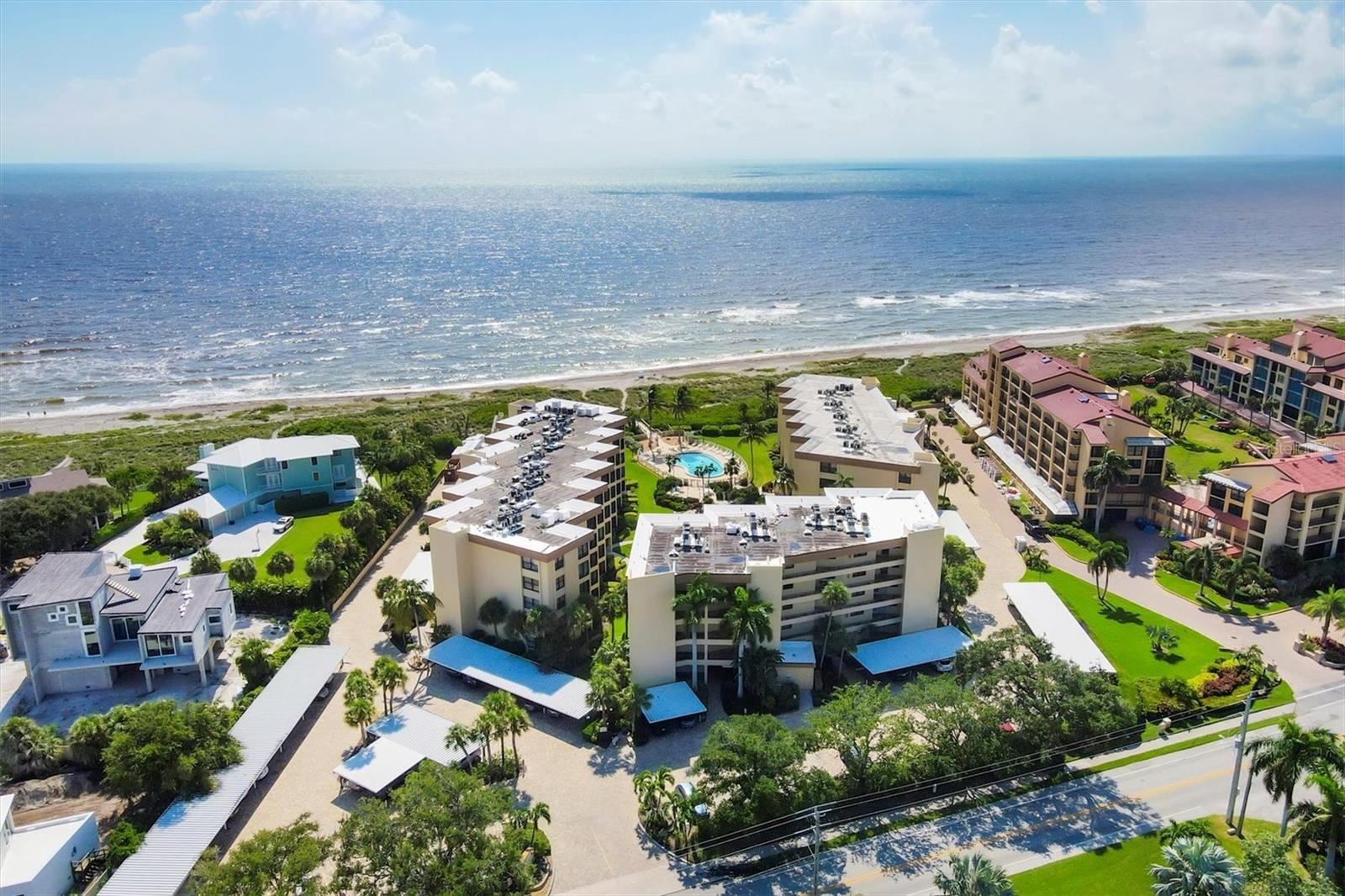 Available for Annual Rental – Experience the best of Siesta Key living at the Island Reef Association on Turtle Beach. This beautifully designed condo is offered fully turnkey furnished, showcasing exceptional attention to detail and high-quality finishes throughout.
Island Reef delivers Beach-to-Bay luxury resort-style living with amenities that include two heated pools, a fitness center, covered parking, and private beach access. Just across the street, enjoy pickleball or tennis on the newly resurfaced courts, or head to the Island Reef boat docks for kayak launching or to tie up your own boat—or a rental—during your stay.
Inside, you’ll find generously sized primary and guest suites in this 2-bedroom, 2-bathroom condo, enhanced with plantation-style shutters, tropical-inspired décor, and tasteful art glass lighting fixtures. The kitchen boasts granite countertops and a high-end appliance package, making cooking a pleasure. A convenient in-unit laundry adds to the ease of living.
All of this is just steps from the private Turtle Beach access, where you can enjoy biking, boating, beach days, swimming, tennis, pickleball, and vibrant community social events.
Yes… you can have it all!
January-April: $6,000/month
May- December: $3,650/month
Annual Lease would negotiate blended average