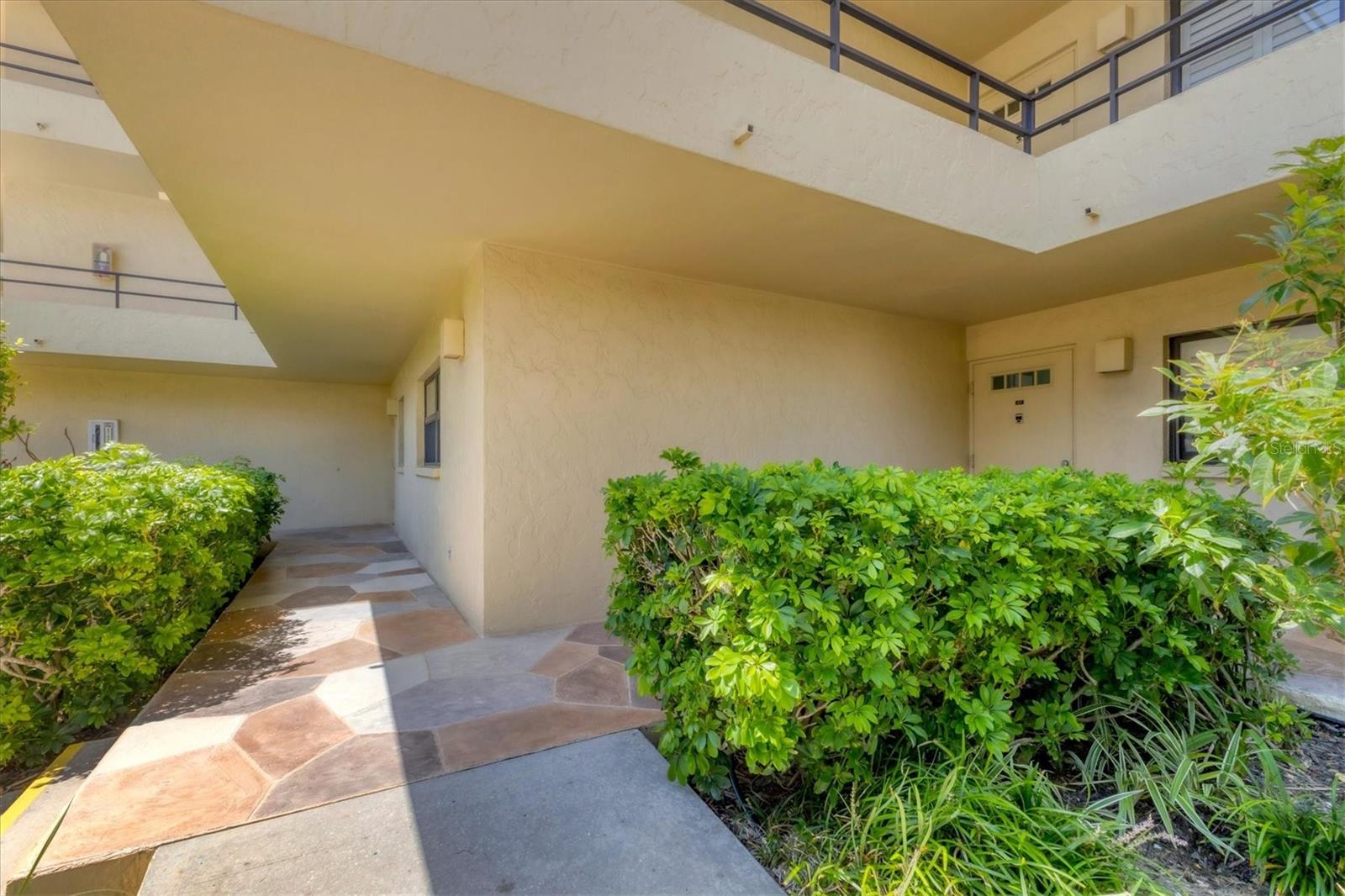 ISLAND REEF I - Residential Lease