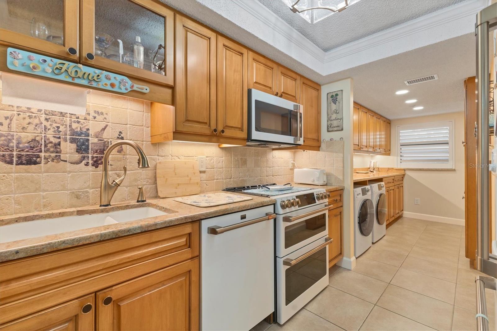 ISLAND REEF I - Residential Lease
