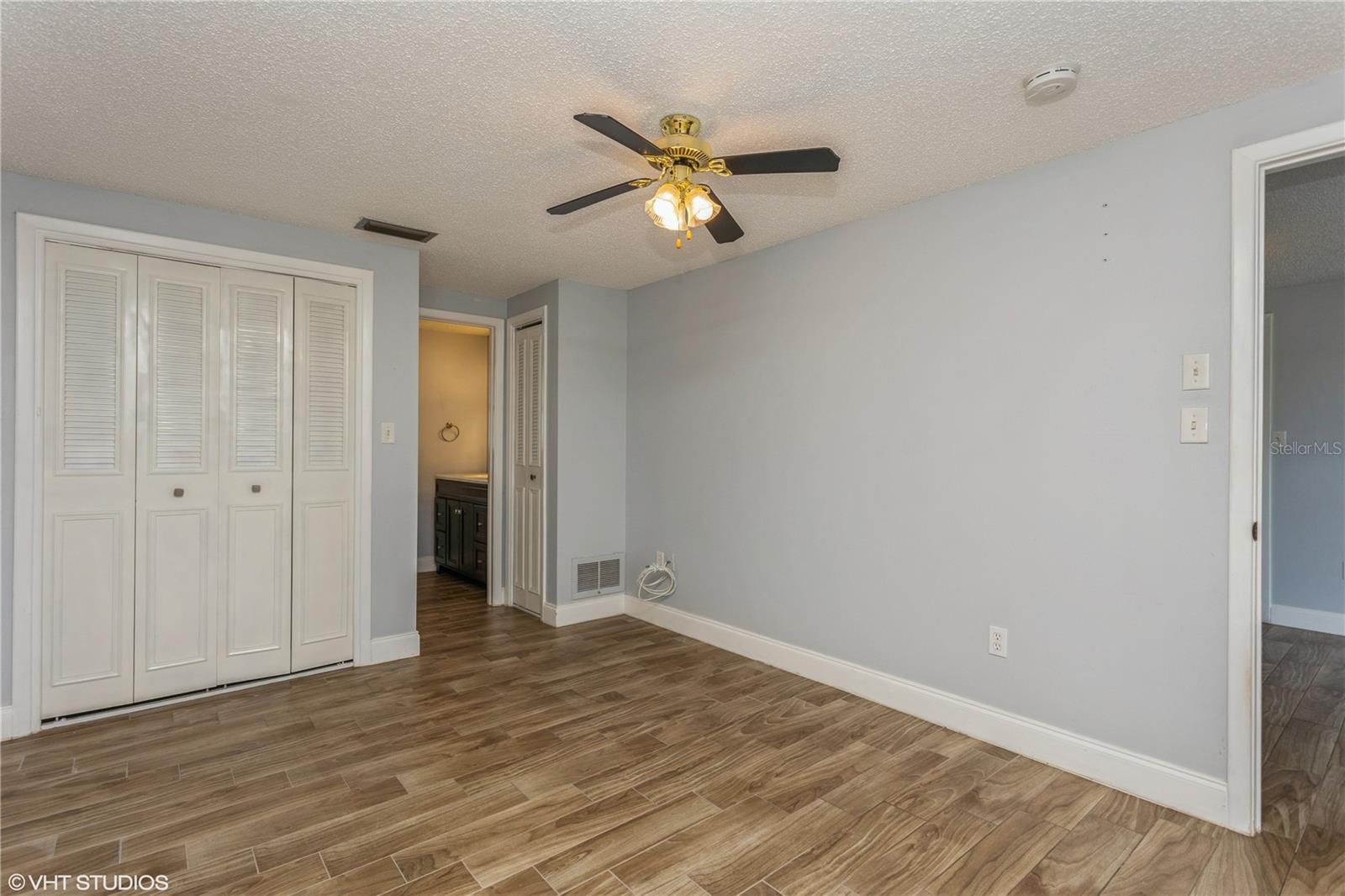 ALOHA GARDENS - Residential