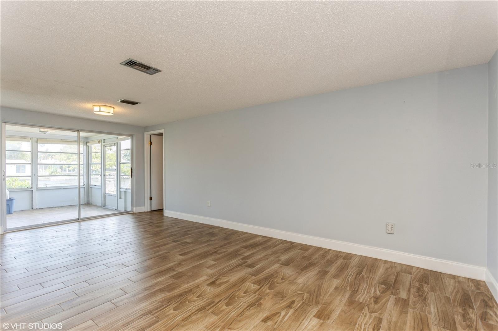ALOHA GARDENS - Residential