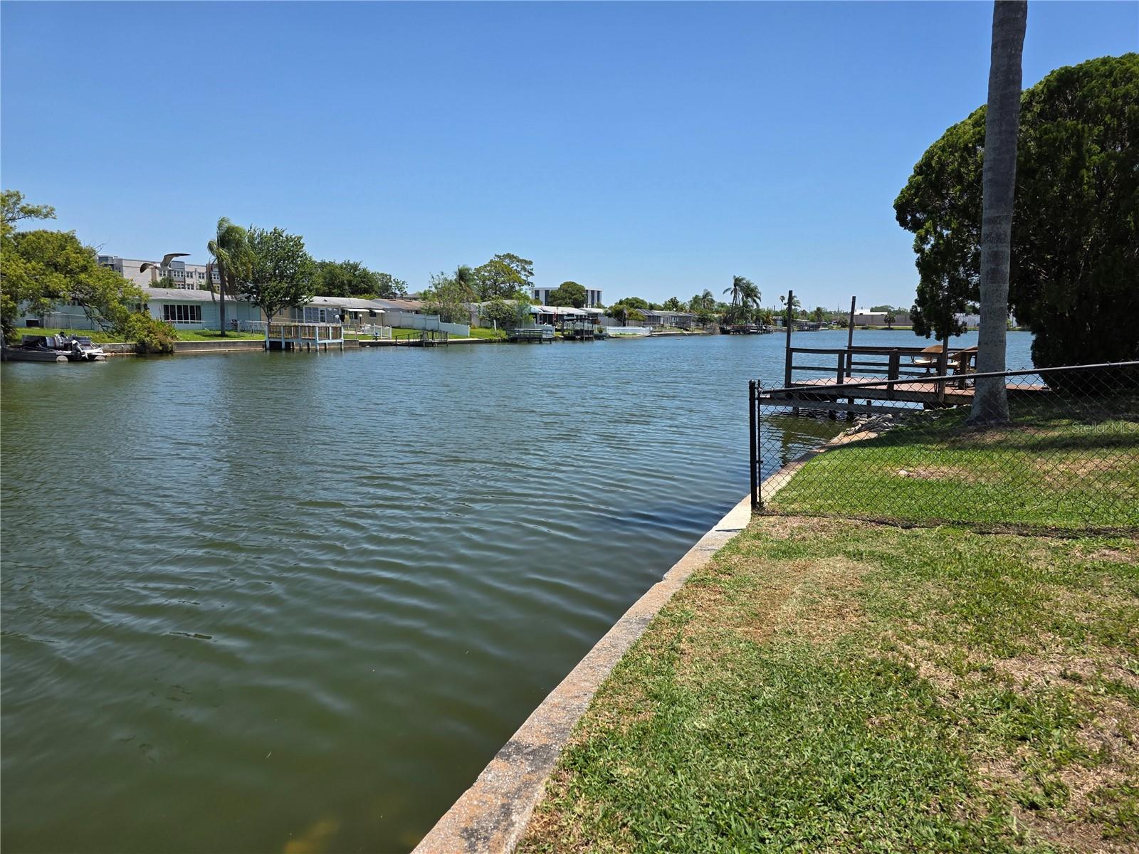 ALOHA GARDENS - Residential