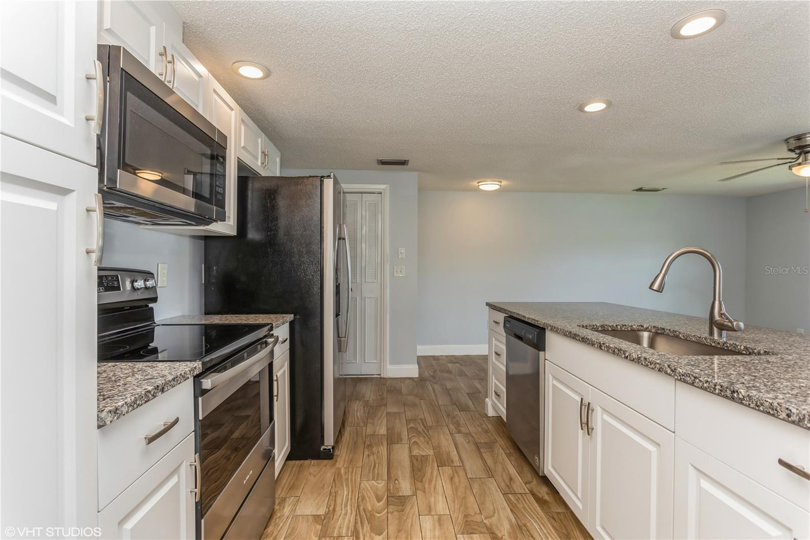 ALOHA GARDENS - Residential