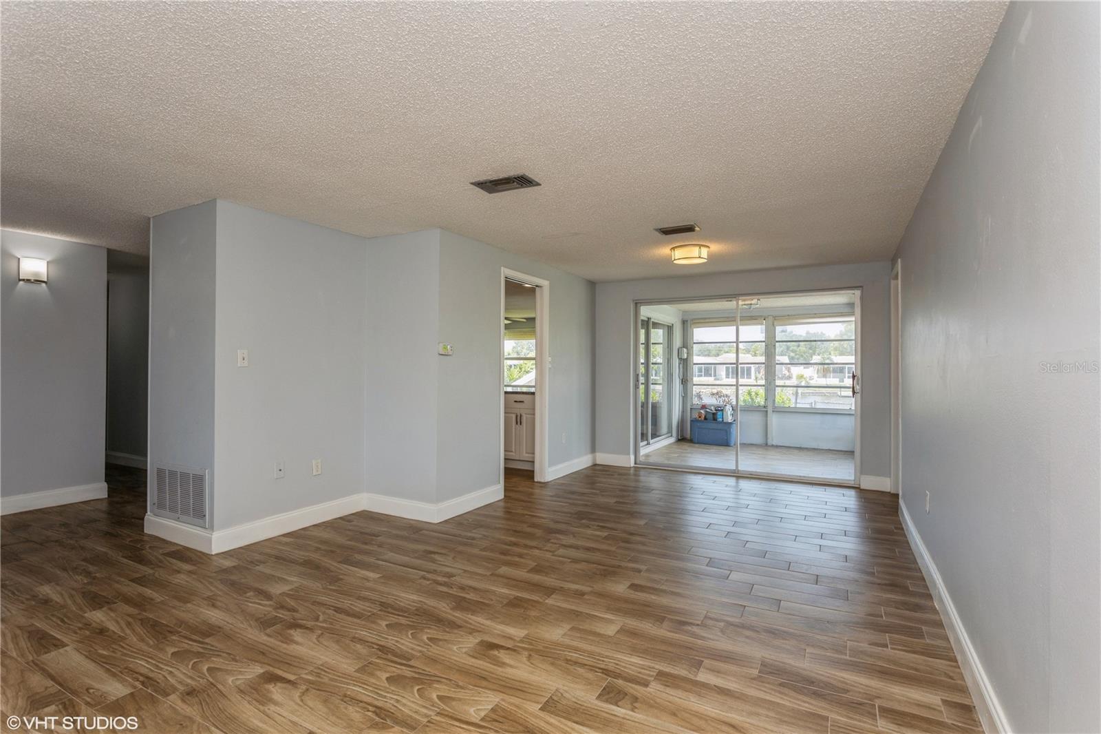 ALOHA GARDENS - Residential
