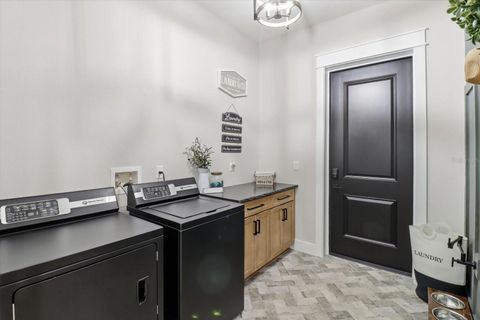 Tiny photo for 330 Highway 40 E, Inglis, FL 34449 (MLS # OM713187)