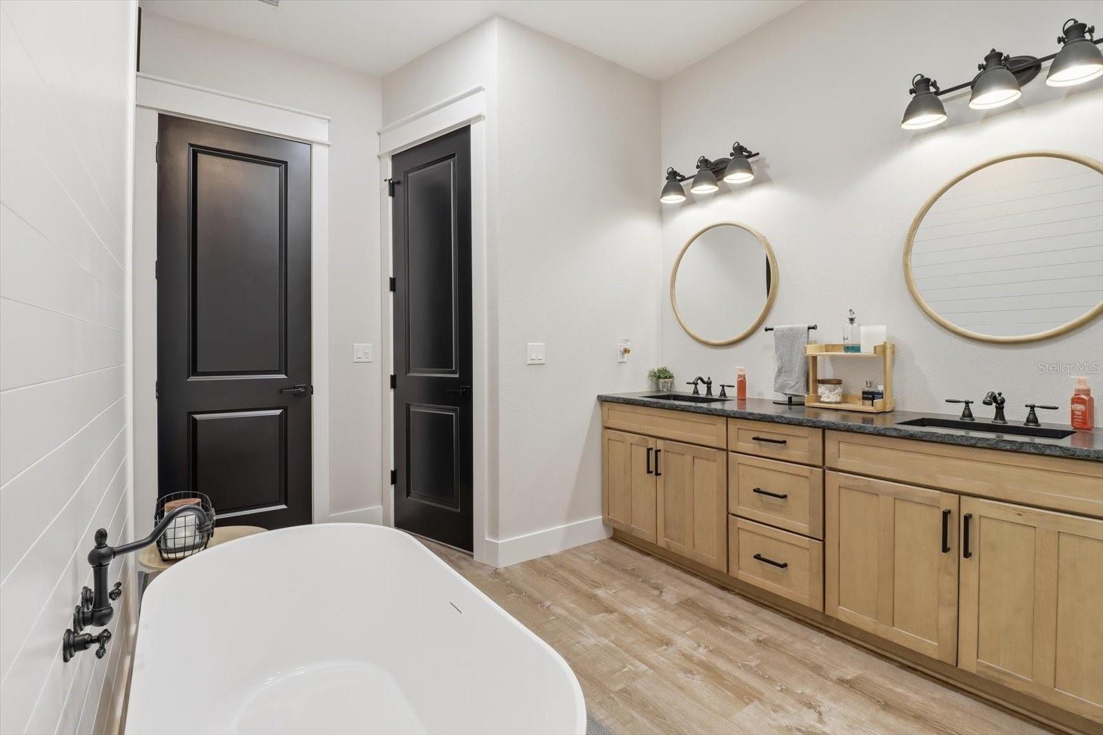 CASONS INGLIS ACRE - Residential