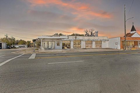 10 N MAIN STREET CHIEFLAND FL 32626