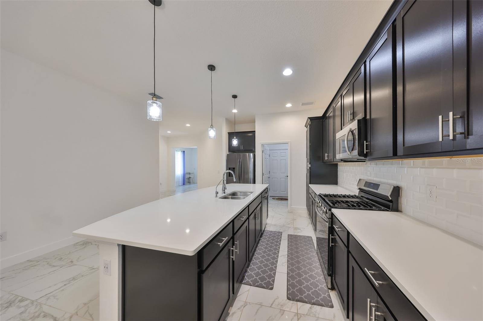 5548 SILVER SUN DRIVE