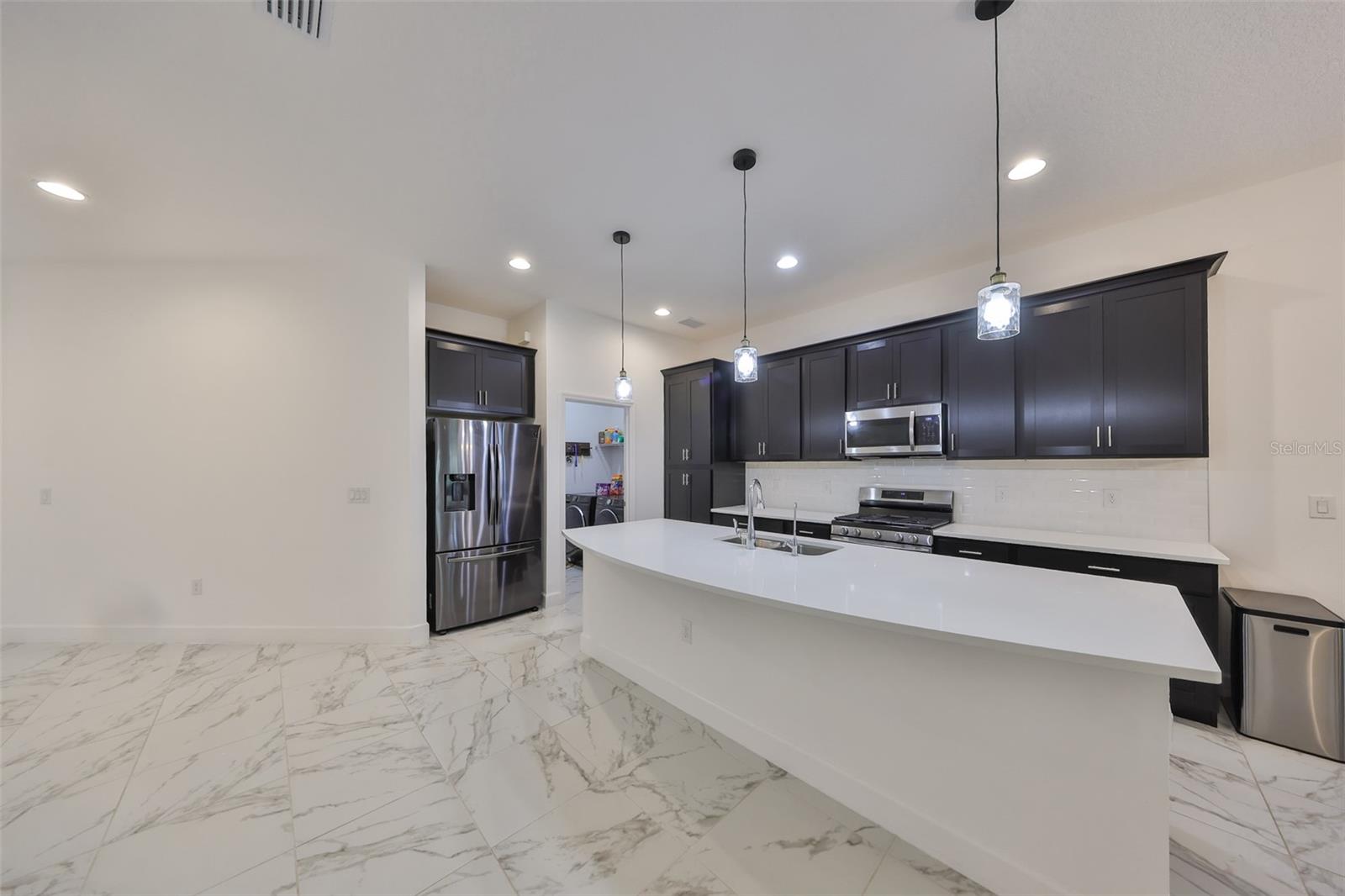 5548 SILVER SUN DRIVE