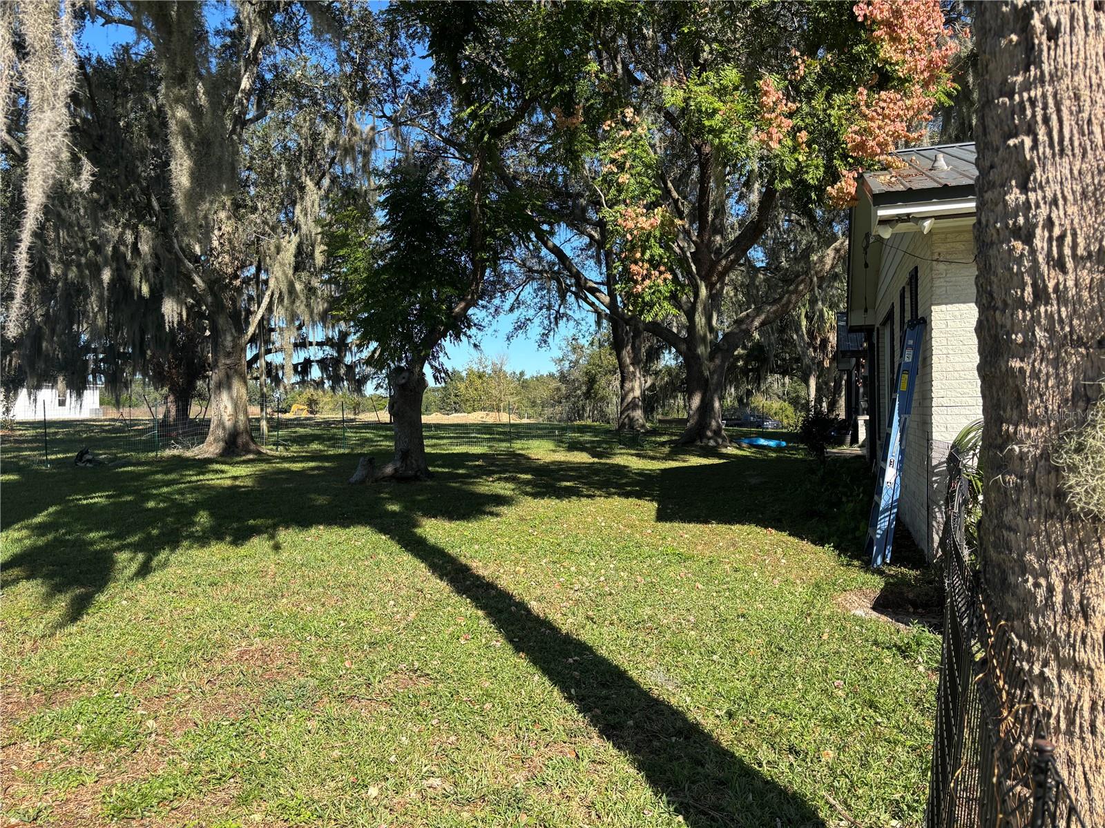 COUNTRY CLUB VIEW SUB - Residential