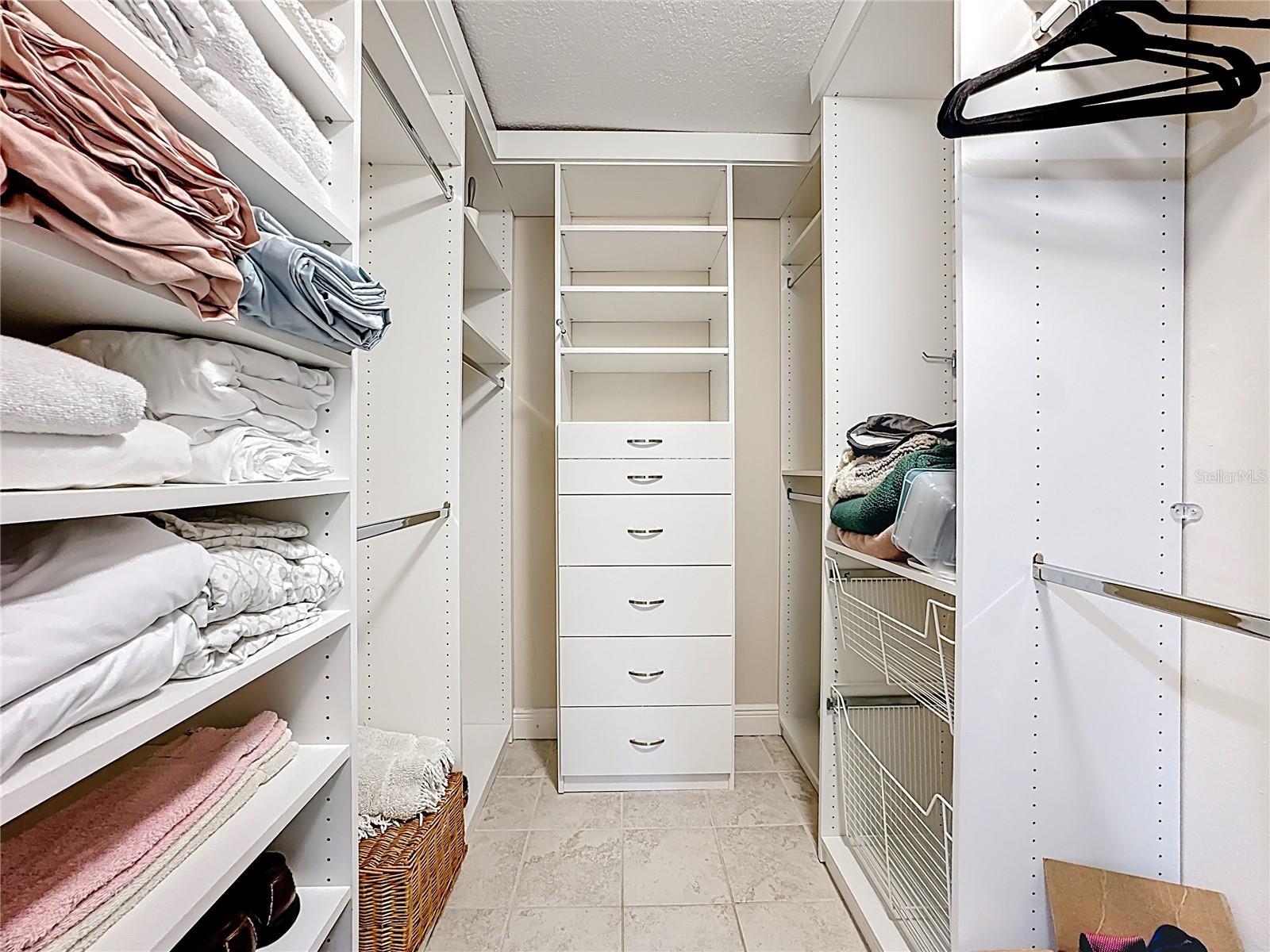 RACQUET CLUB VILLAS AT HEATHROW 1 - Residential