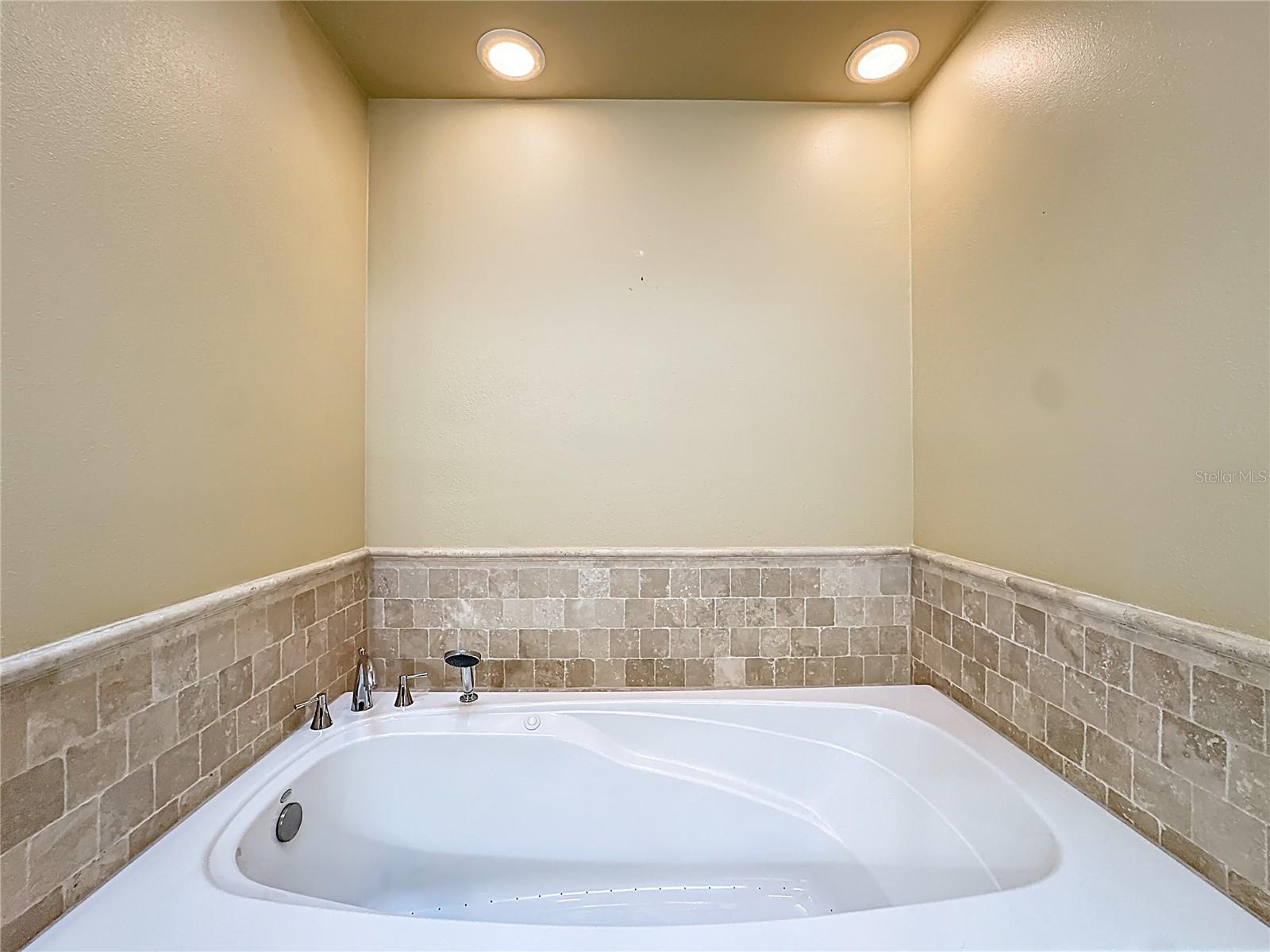 RACQUET CLUB VILLAS AT HEATHROW 1 - Residential