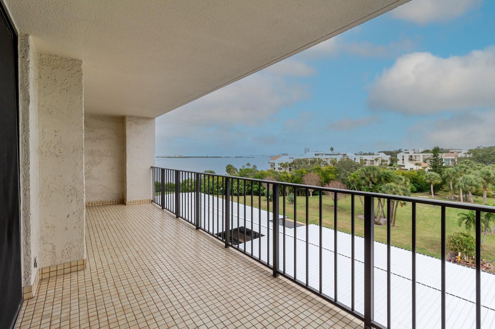 100 OAKMONT LANE 507