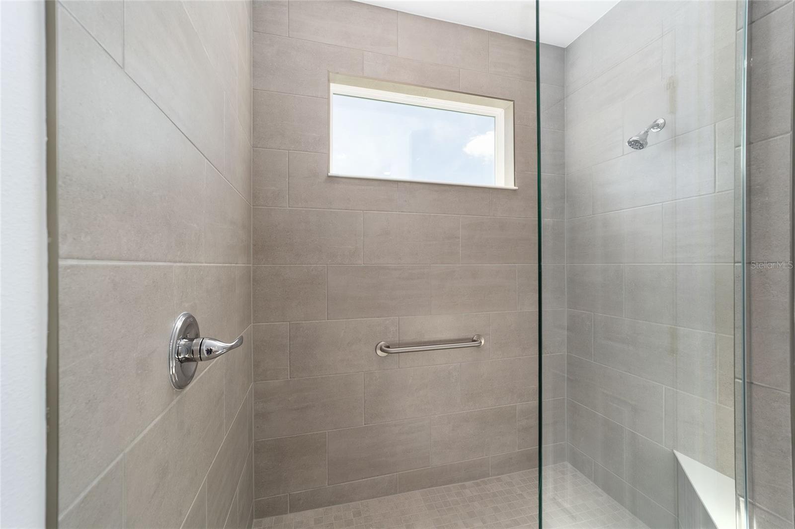 ON TOP OF THE WORLD - Residential