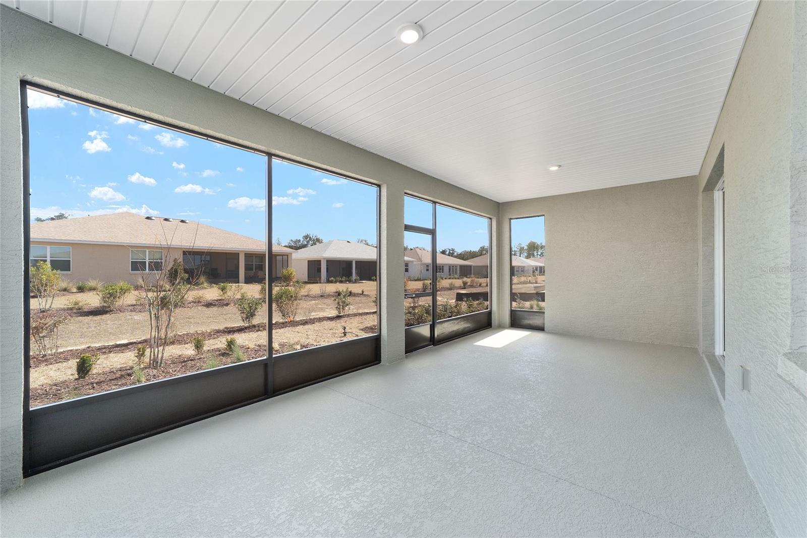 ON TOP OF THE WORLD - Residential