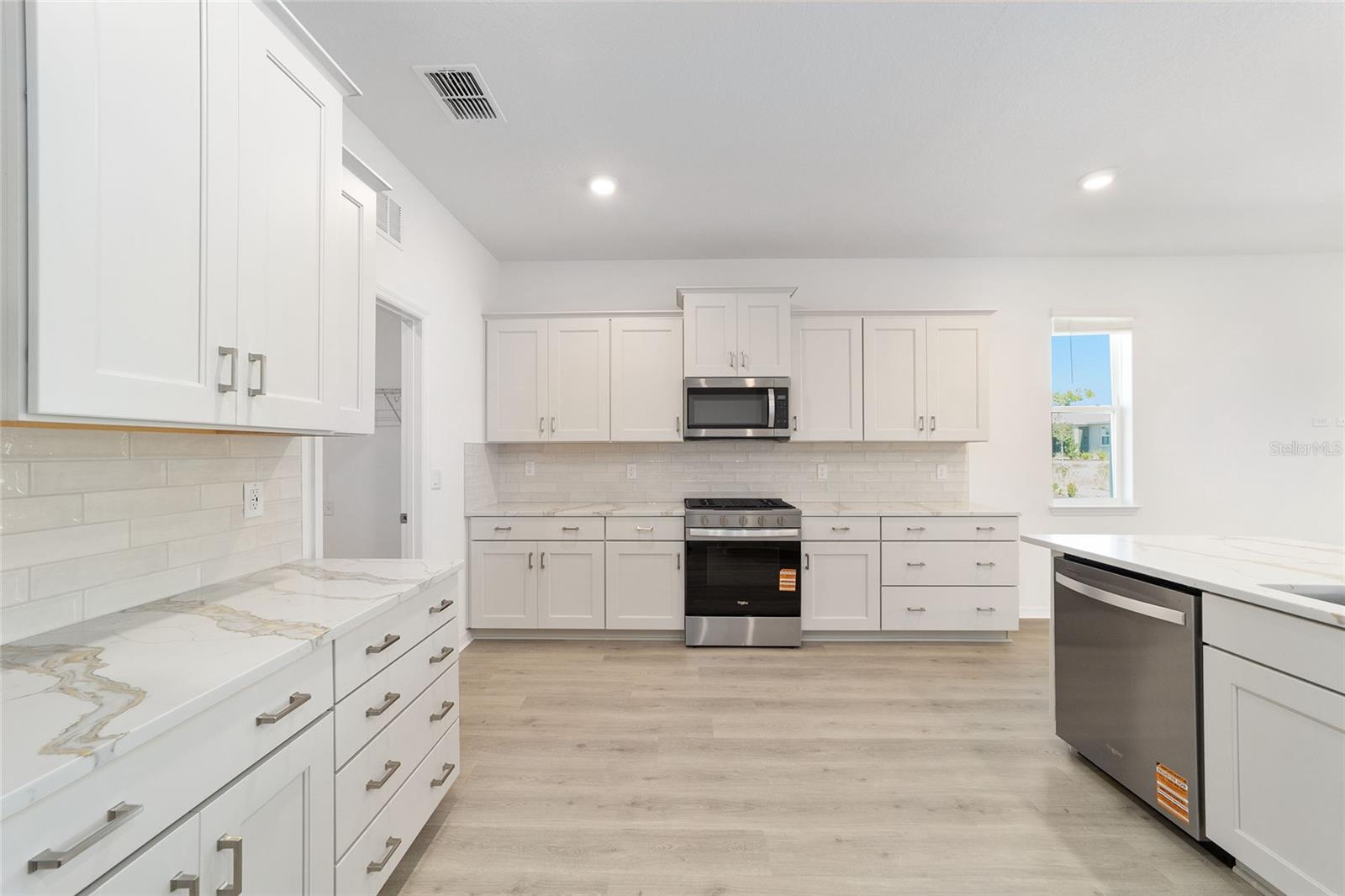 ON TOP OF THE WORLD - Residential