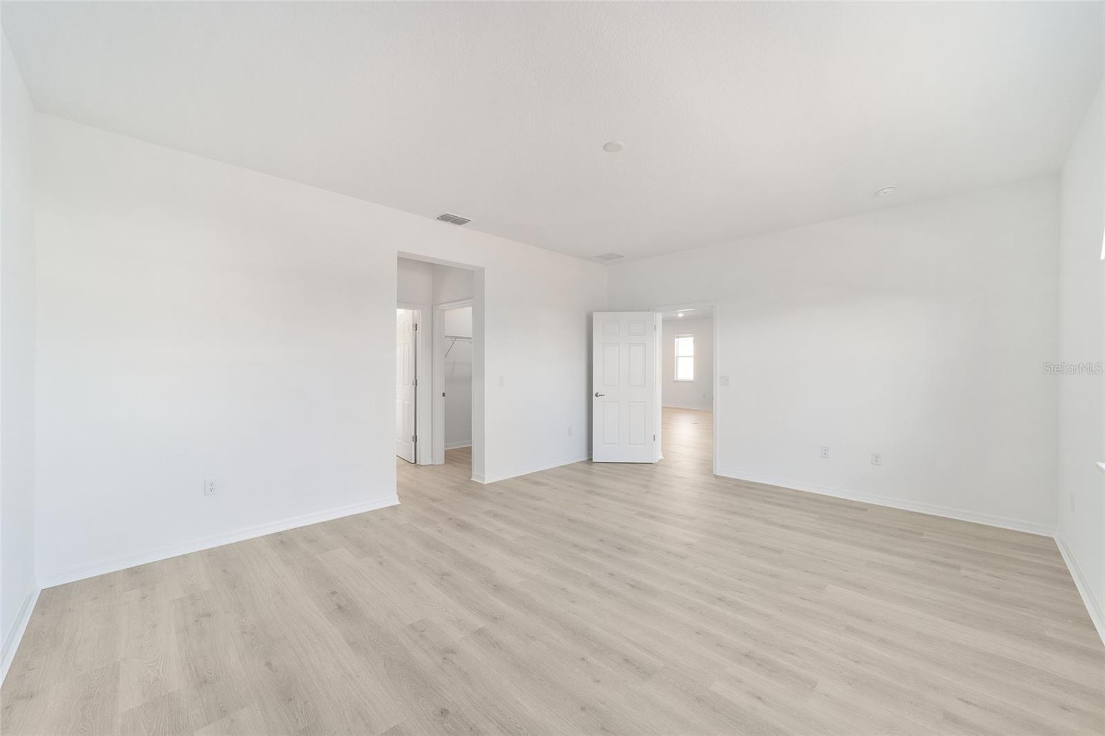 ON TOP OF THE WORLD - Residential