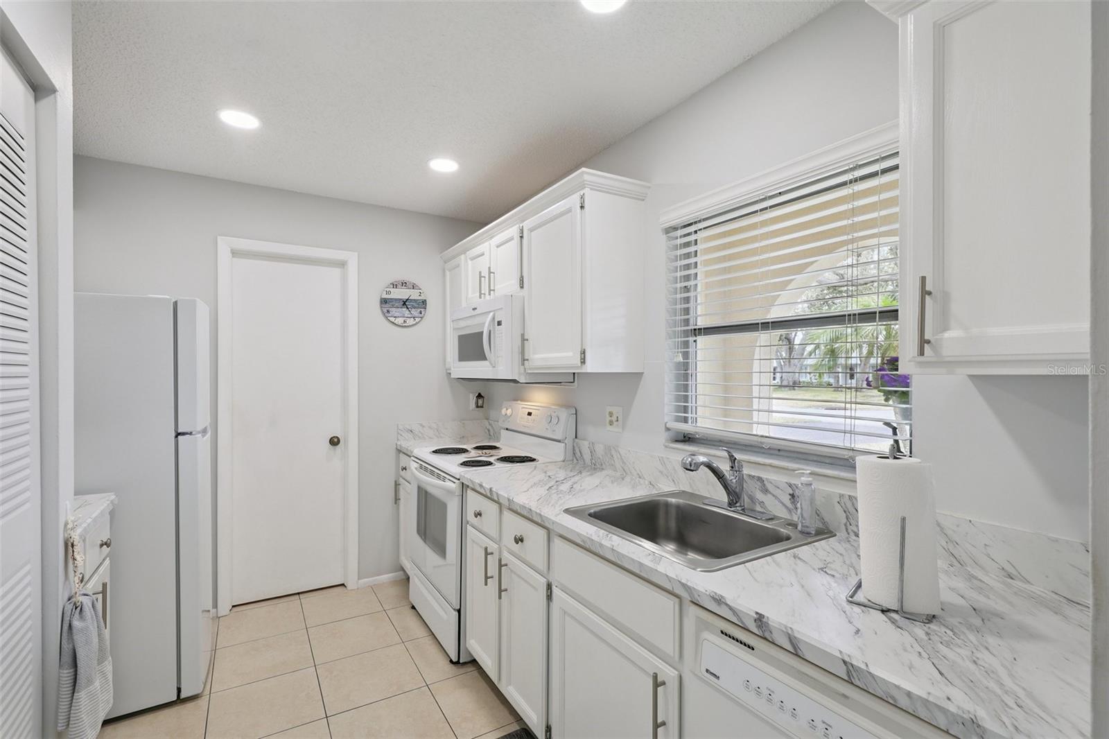 CORTEZ VILLAS CONDO 4 PH B - Residential