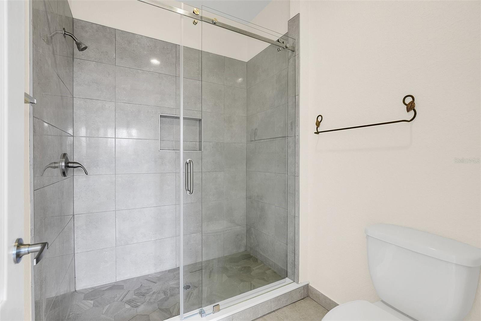 PORTOFINO MDWS - Residential Lease