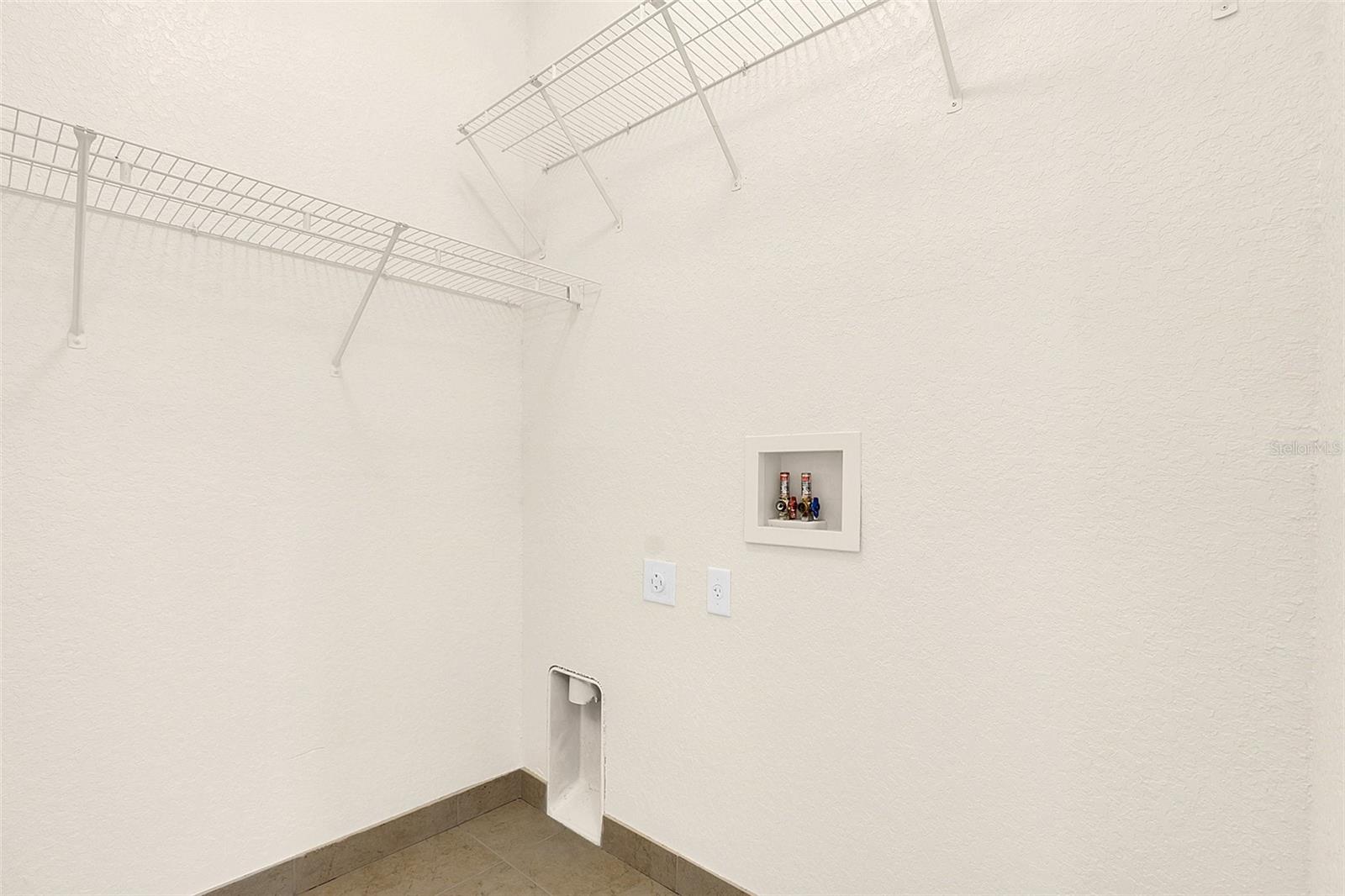 PORTOFINO MDWS - Residential Lease