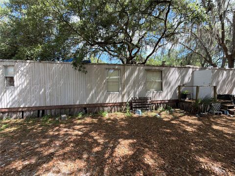 Photo of 112 Ivanhoe Drive, Satsuma, FL 32189 (MLS # TB8502158)