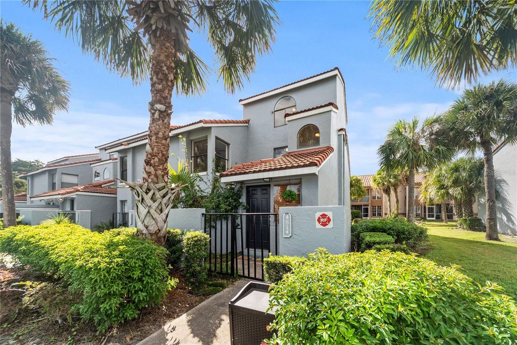 Photo of 4814 Marks Terrace #383B2L, Orlando, FL 32811 (MLS # O6355491)