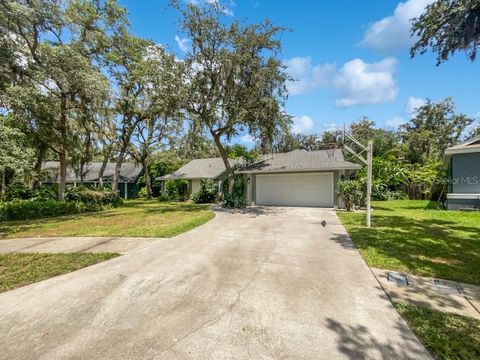 A home in PLANT CITY