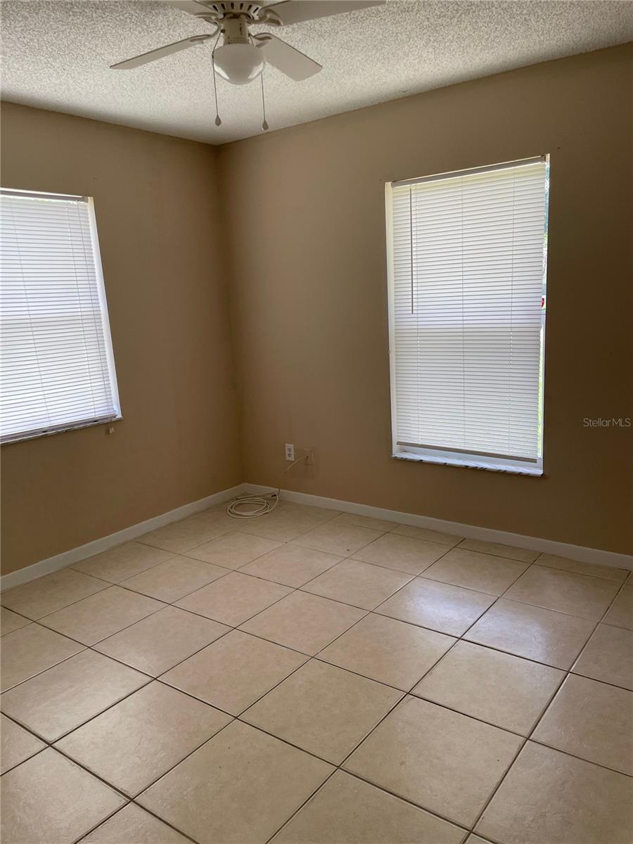 EUSTIS LAKE JOANNA HEIGHTS - Residential Lease