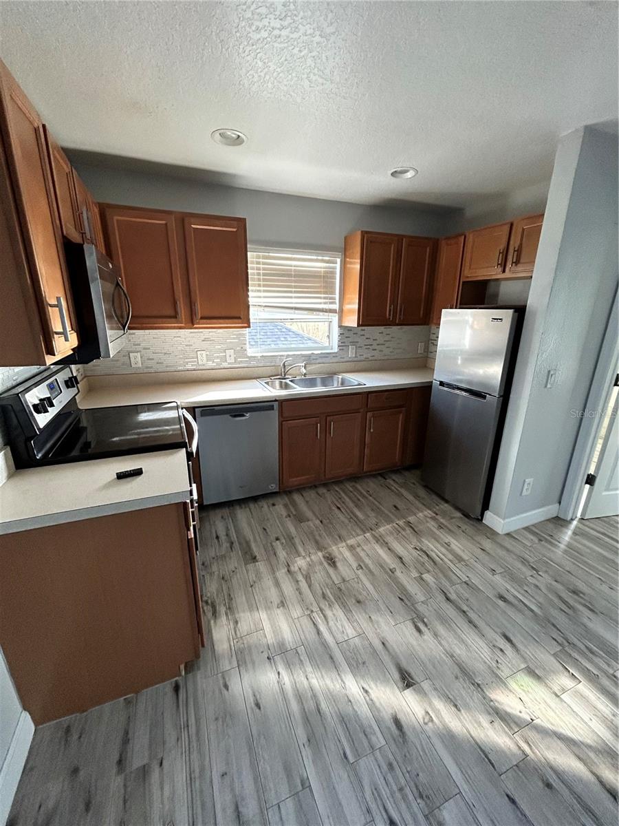 AVALON PARK SOUTH PH 03 - Residential Lease