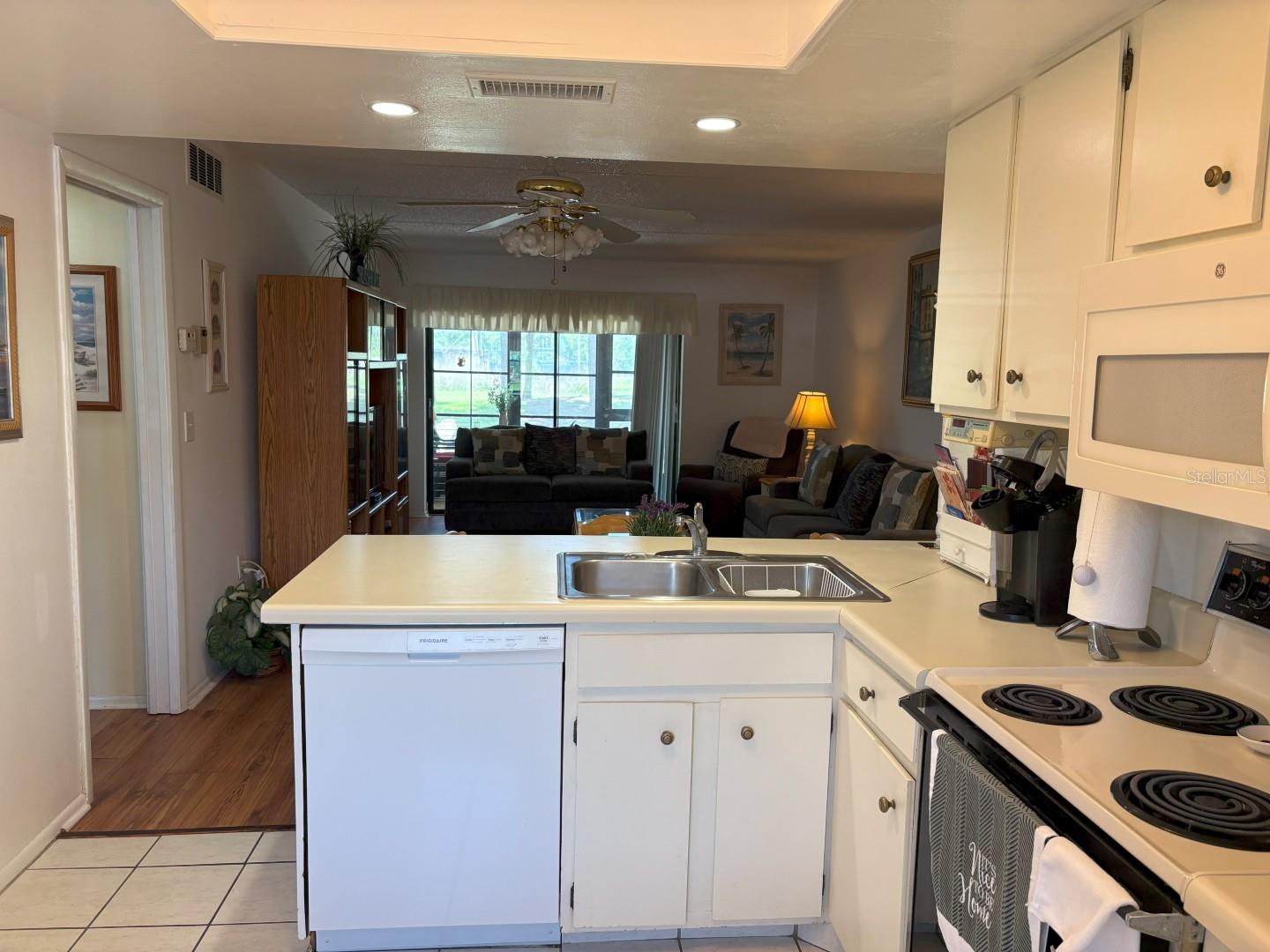 MEADOWS CONDO AT EAST LAKE WOODLANDS - Residential