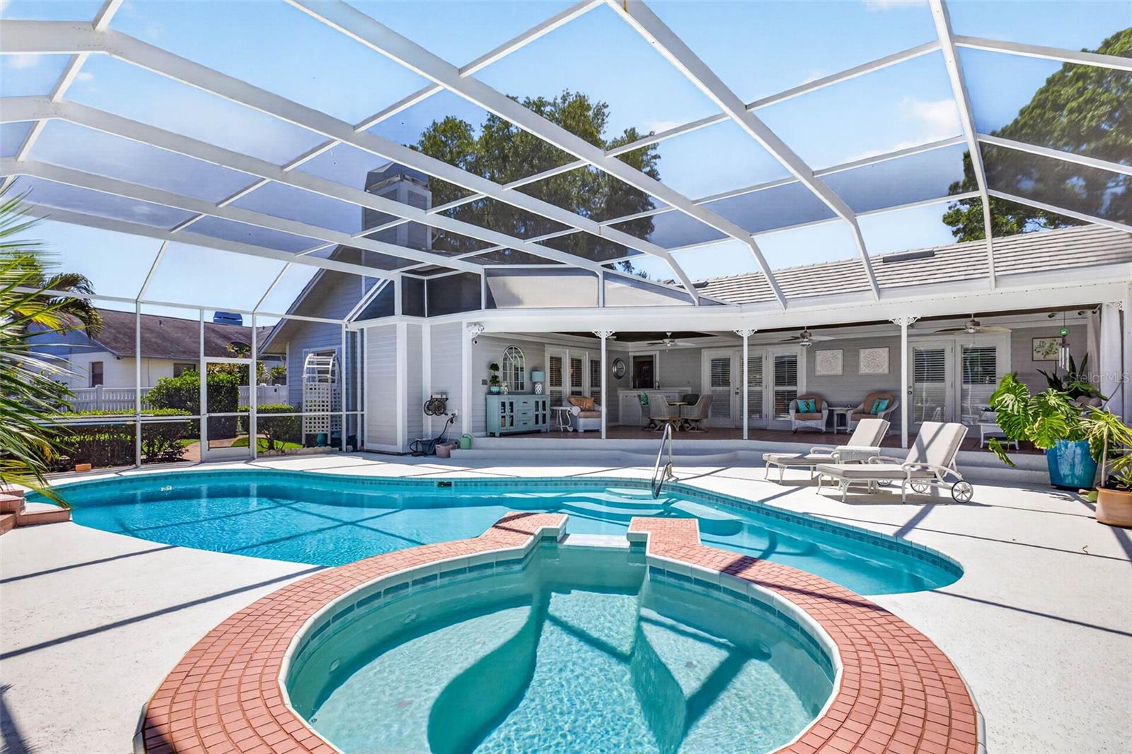 LAKESIDE ESTATES UNIT TWO - Residential
