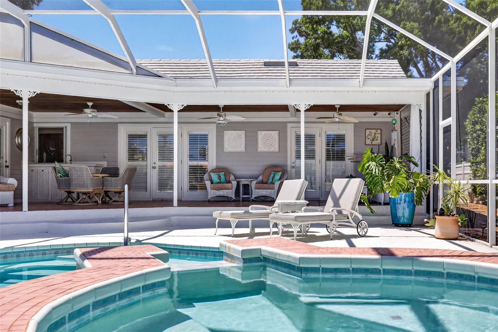 LAKESIDE ESTATES UNIT TWO - Residential