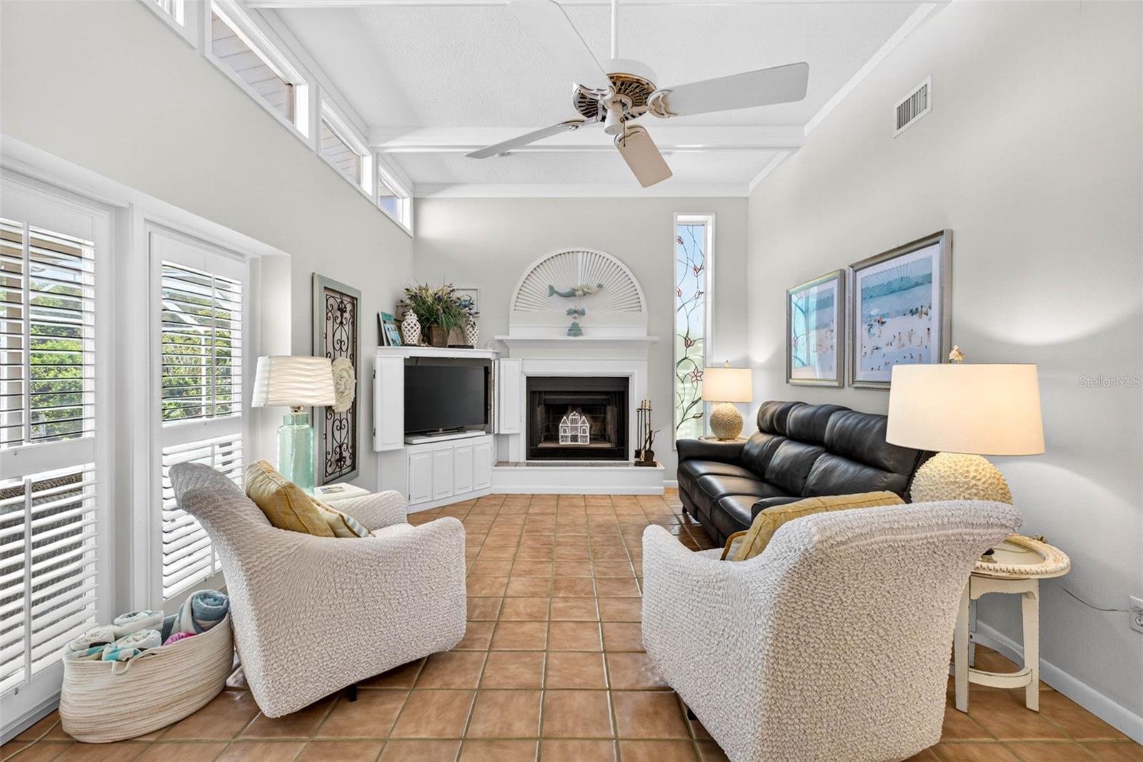 LAKESIDE ESTATES UNIT TWO - Residential