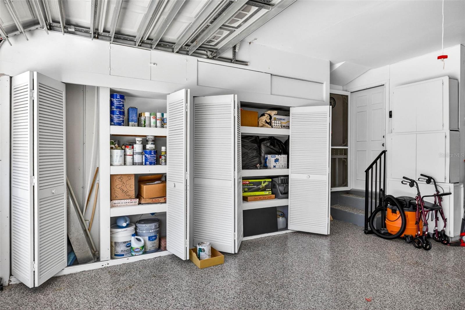 LAKESIDE ESTATES UNIT TWO - Residential