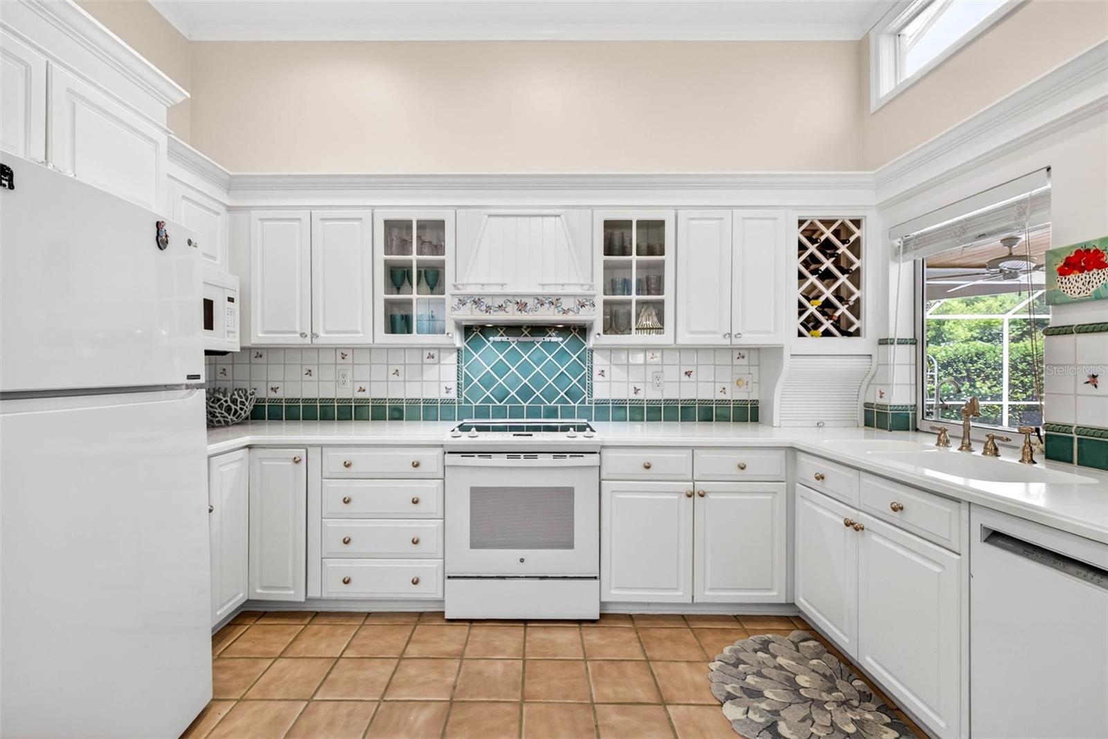 LAKESIDE ESTATES UNIT TWO - Residential