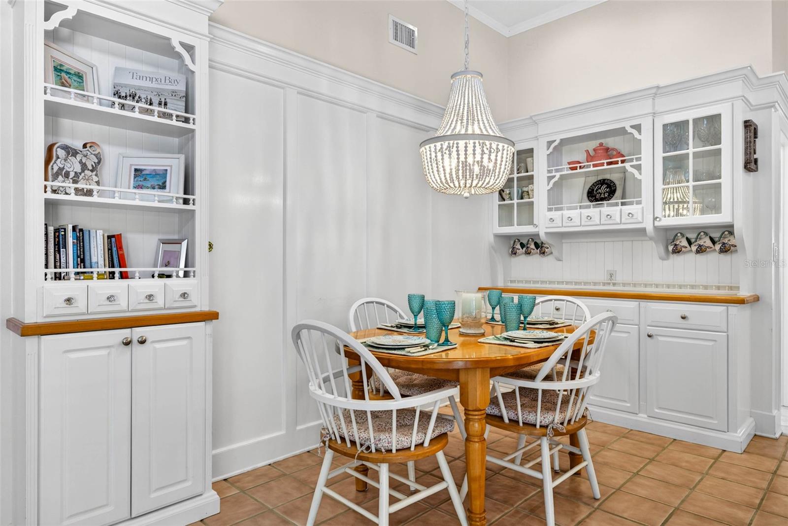 LAKESIDE ESTATES UNIT TWO - Residential