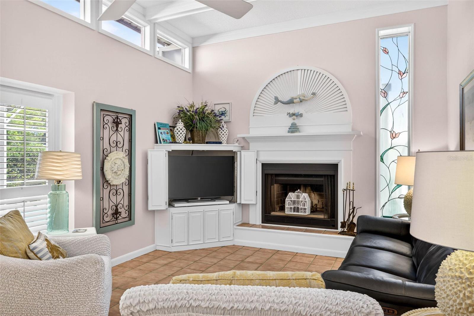 LAKESIDE ESTATES UNIT TWO - Residential
