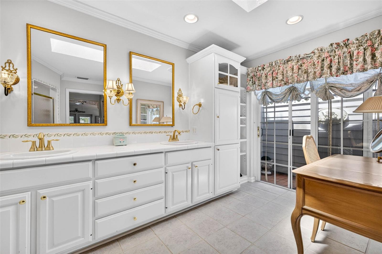 LAKESIDE ESTATES UNIT TWO - Residential