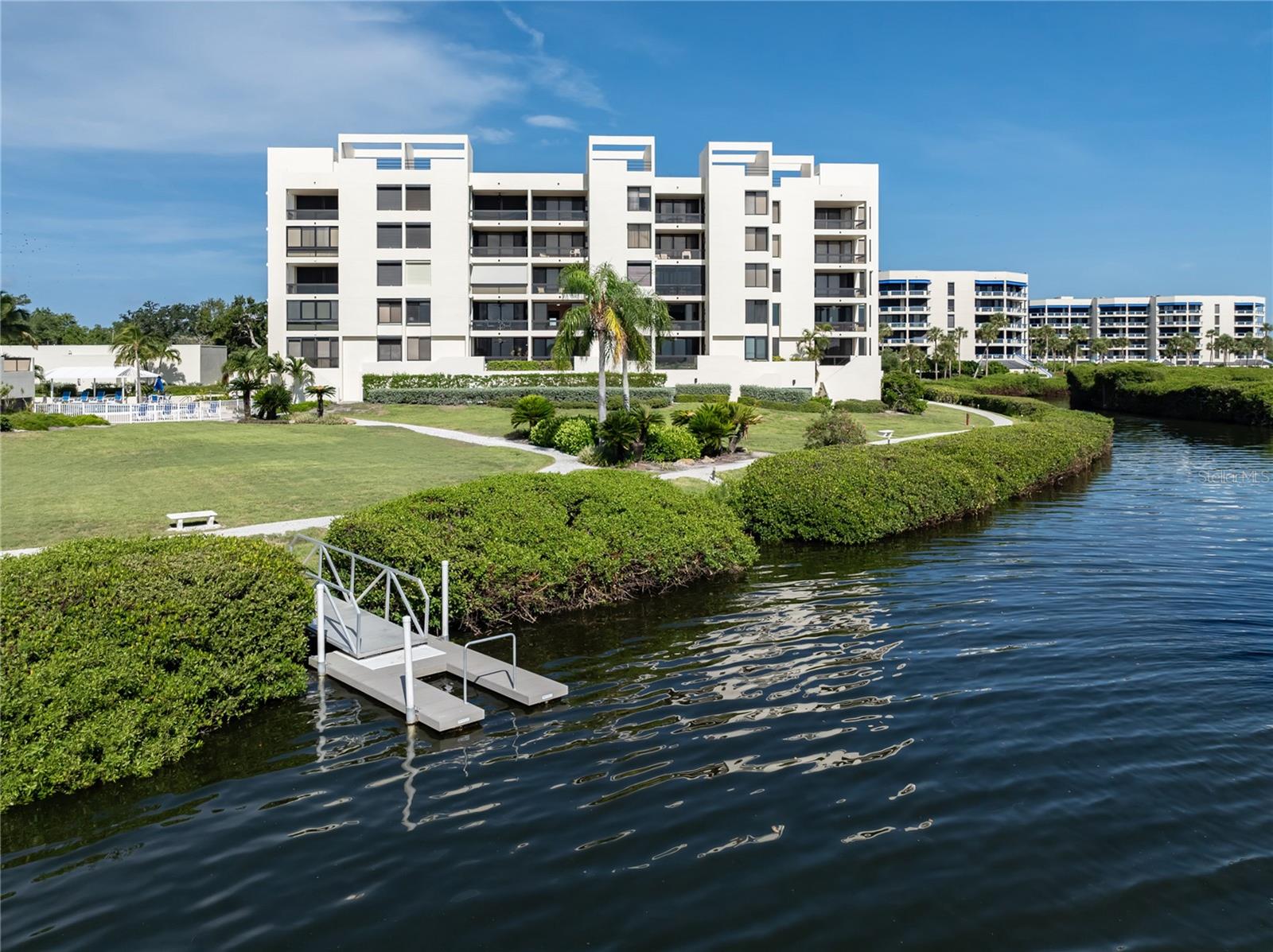 2020 HARBOURSIDE DRIVE 424