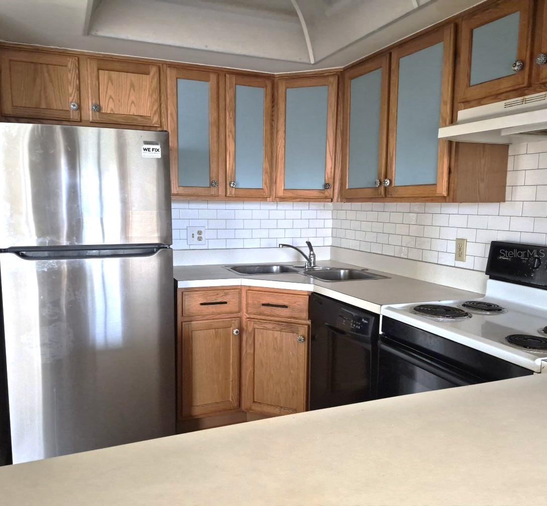 HARBOR BLUFFS WATERFRONT CONDO - Residential