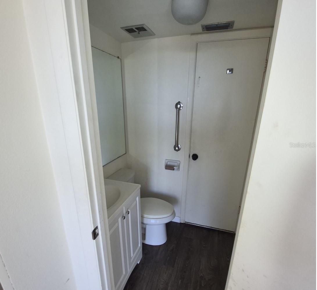 HARBOR BLUFFS WATERFRONT CONDO - Residential