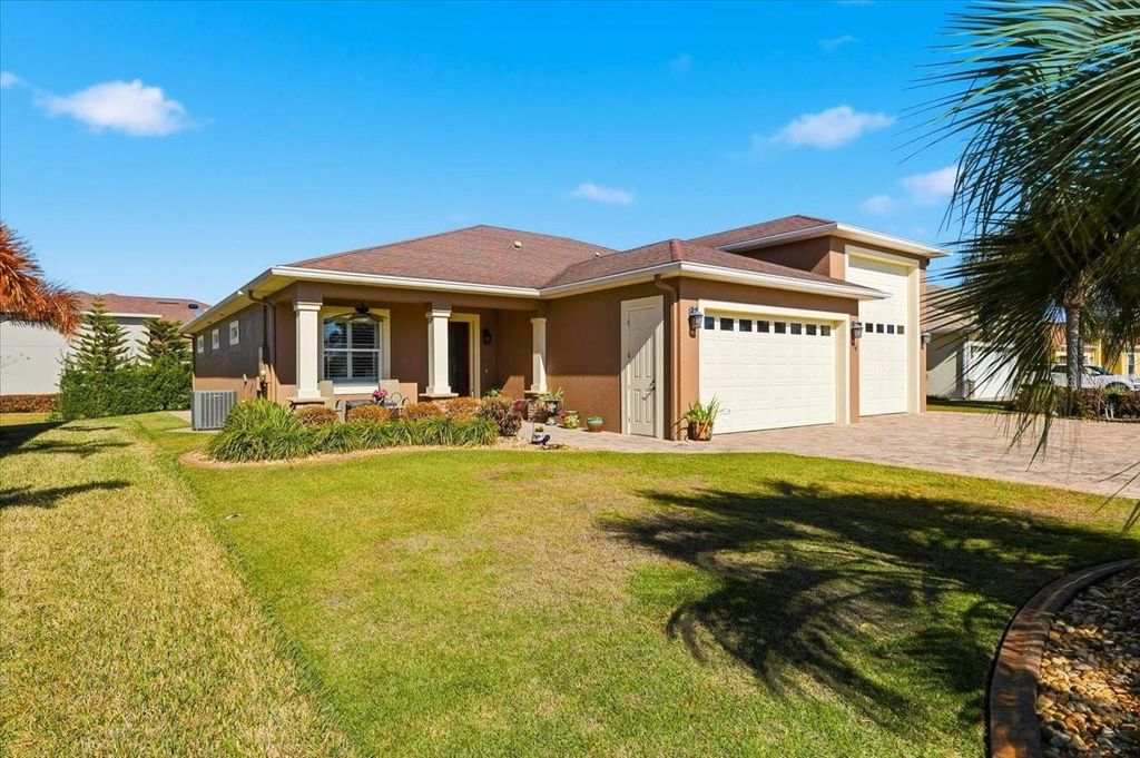 Photo of 719 Teaberry Trail, Polk City, FL 33868 (MLS # L4959184)