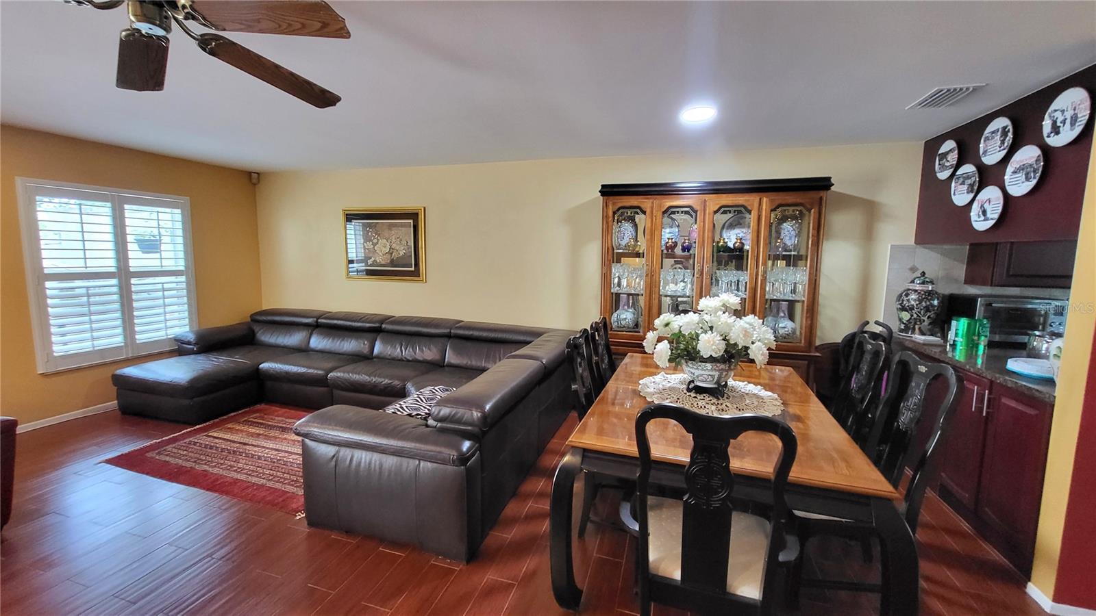 MEDITERRANEAN MANORS - Residential