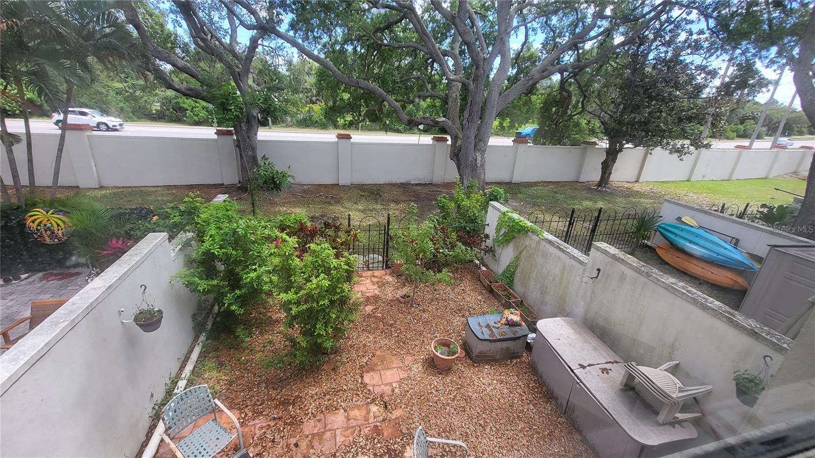 MEDITERRANEAN MANORS - Residential