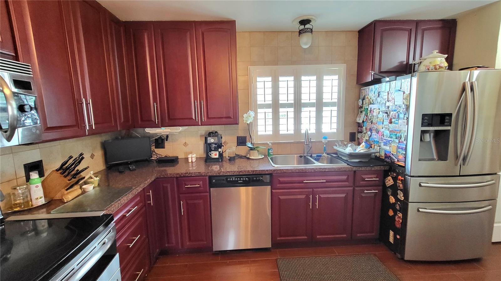 MEDITERRANEAN MANORS - Residential