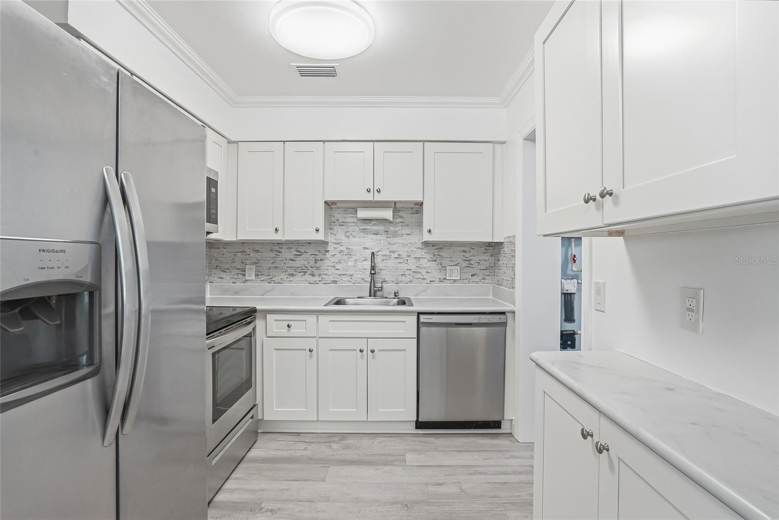 YEATS 1ST ADD TO PORT TAMPA CIRCLE - Residential