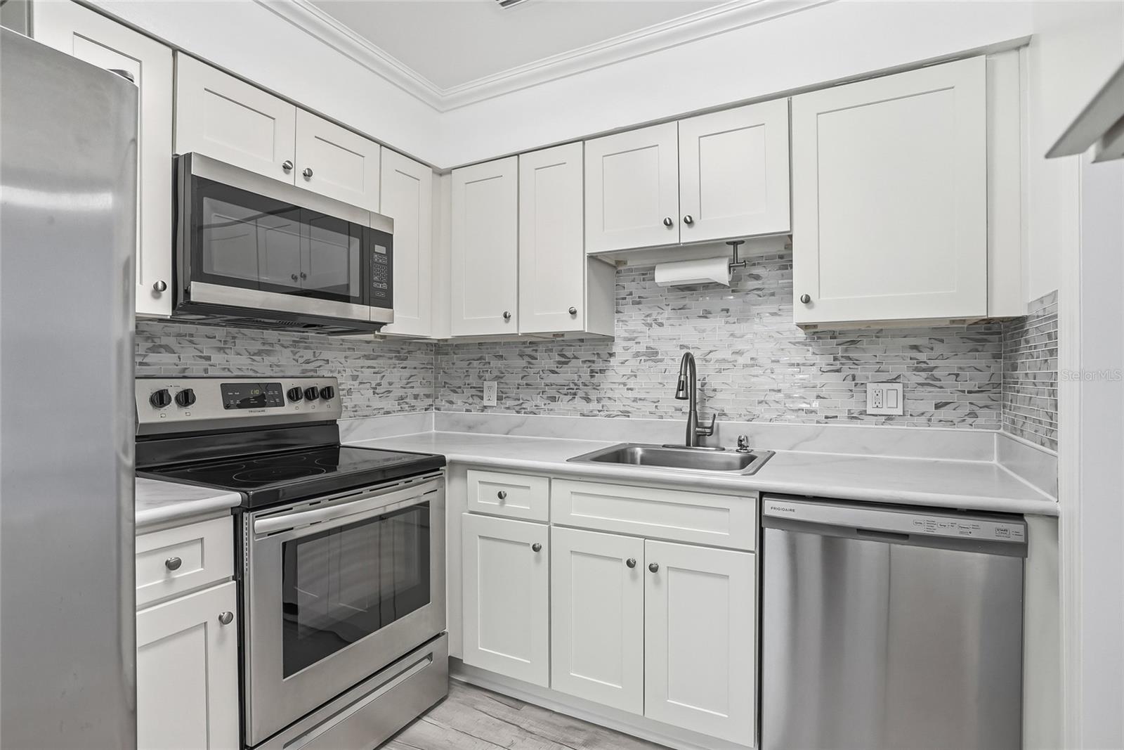 YEATS 1ST ADD TO PORT TAMPA CIRCLE - Residential