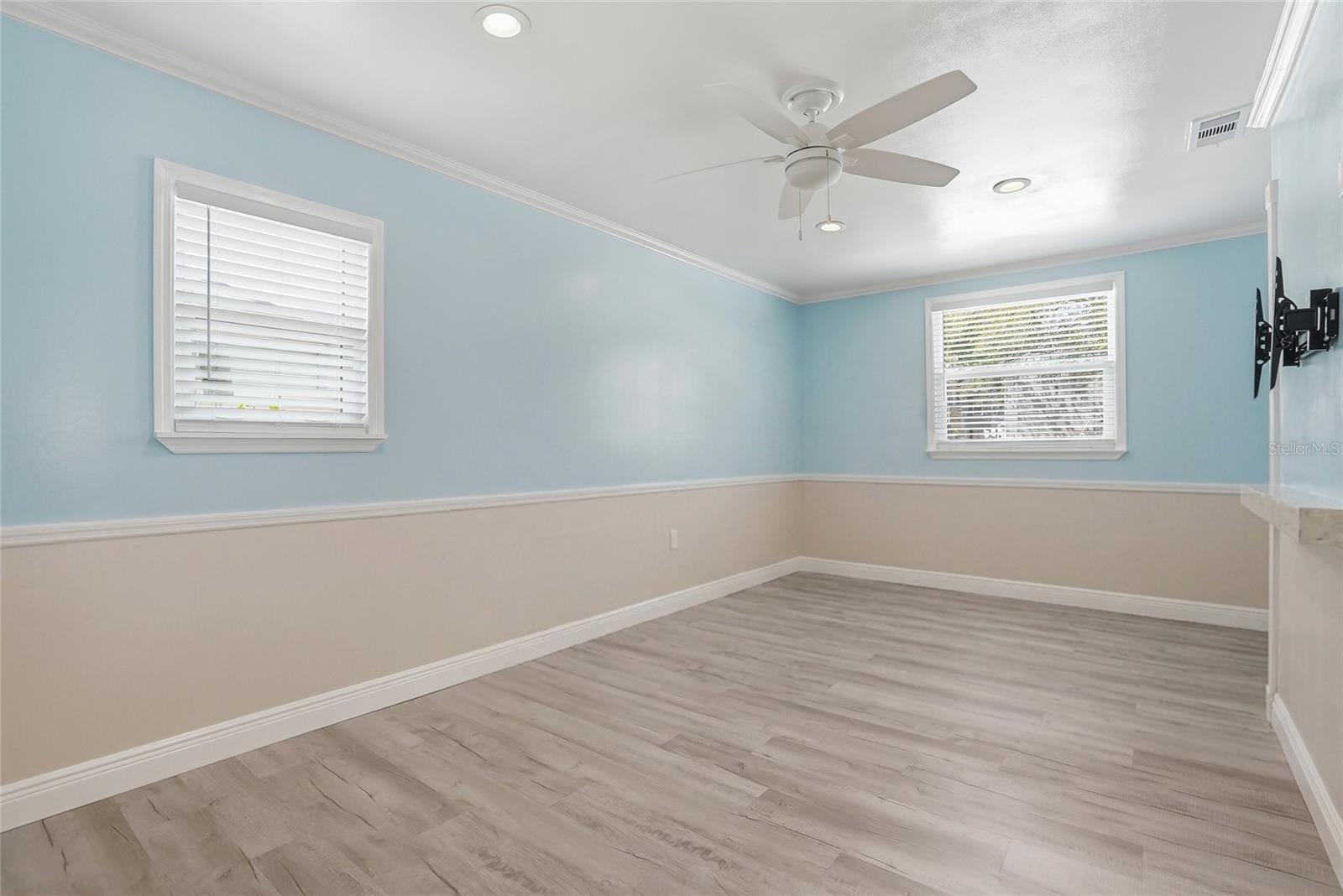 YEATS 1ST ADD TO PORT TAMPA CIRCLE - Residential