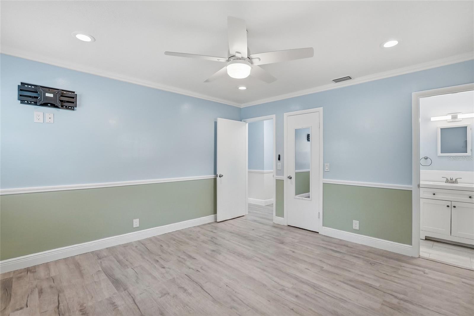 YEATS 1ST ADD TO PORT TAMPA CIRCLE - Residential