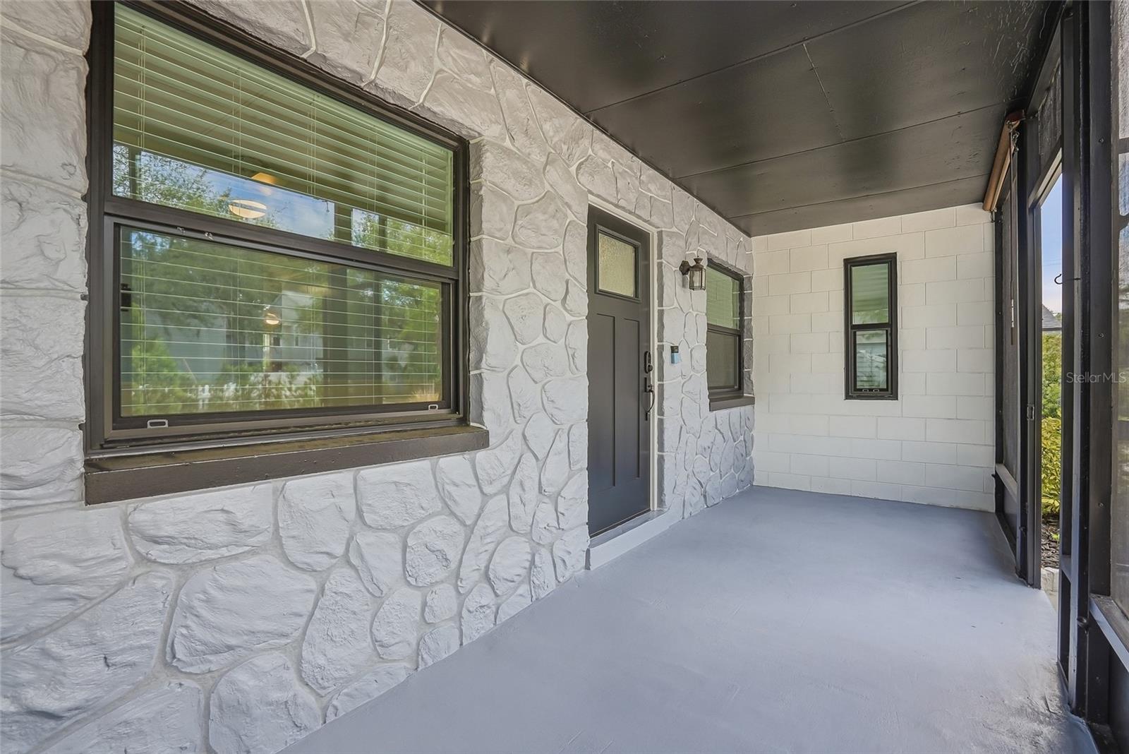 YEATS 1ST ADD TO PORT TAMPA CIRCLE - Residential